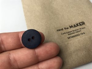 Curb cotton button fra mind the maker - i indigo night, 18 mm